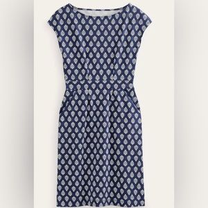 J Boden Woman’s Florrie Jersey Dress
French Navy, Jasmine Bud